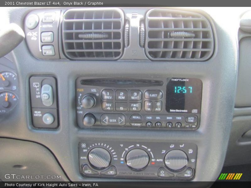 Onyx Black / Graphite 2001 Chevrolet Blazer LT 4x4