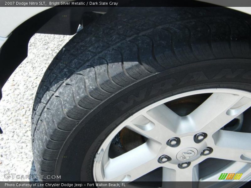 Bright Silver Metallic / Dark Slate Gray 2007 Dodge Nitro SLT