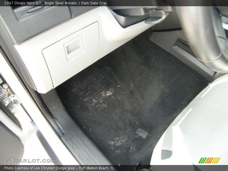 Bright Silver Metallic / Dark Slate Gray 2007 Dodge Nitro SLT
