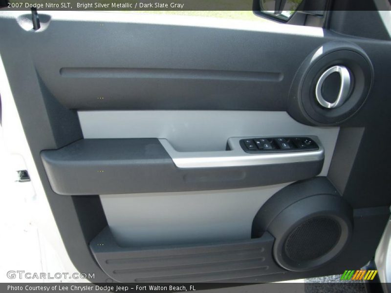 Bright Silver Metallic / Dark Slate Gray 2007 Dodge Nitro SLT