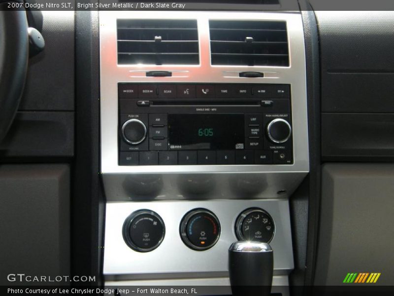 Bright Silver Metallic / Dark Slate Gray 2007 Dodge Nitro SLT