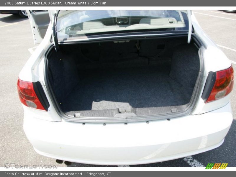 Cream White / Light Tan 2003 Saturn L Series L300 Sedan