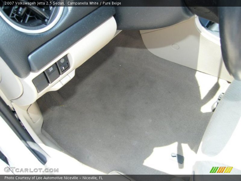 Campanella White / Pure Beige 2007 Volkswagen Jetta 2.5 Sedan
