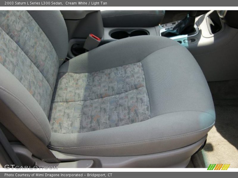 Cream White / Light Tan 2003 Saturn L Series L300 Sedan