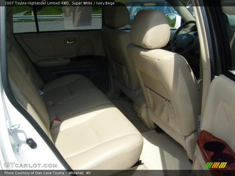 Super White / Ivory Beige 2007 Toyota Highlander Limited 4WD