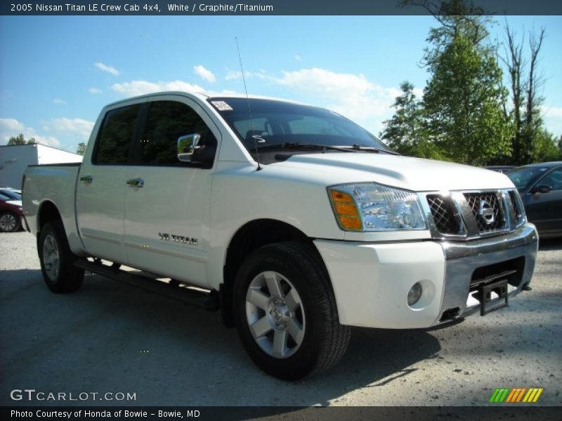 White / Graphite/Titanium 2005 Nissan Titan LE Crew Cab 4x4
