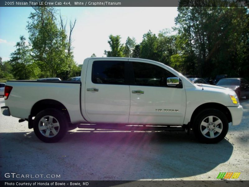 White / Graphite/Titanium 2005 Nissan Titan LE Crew Cab 4x4