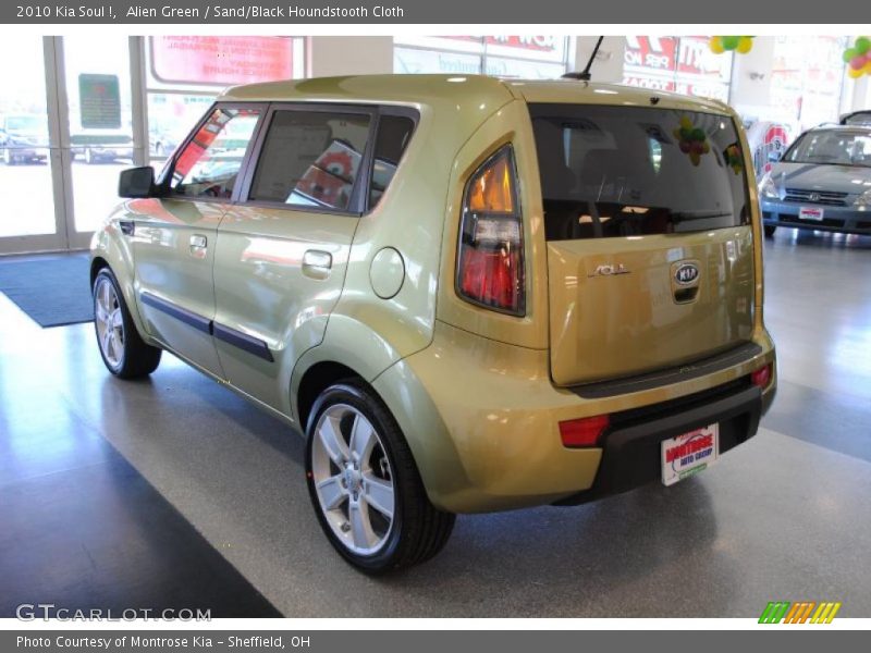 Alien Green / Sand/Black Houndstooth Cloth 2010 Kia Soul !