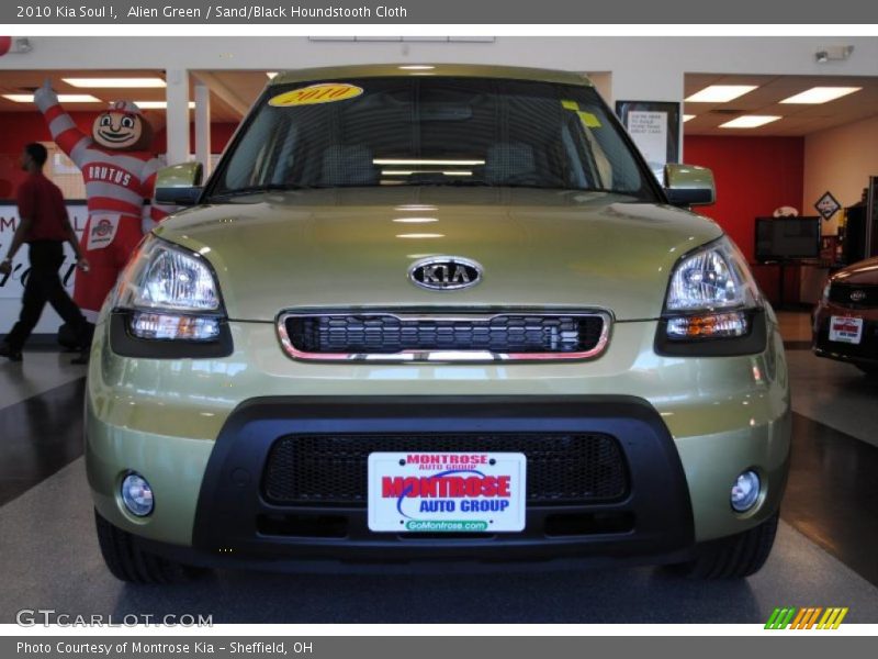 Alien Green / Sand/Black Houndstooth Cloth 2010 Kia Soul !