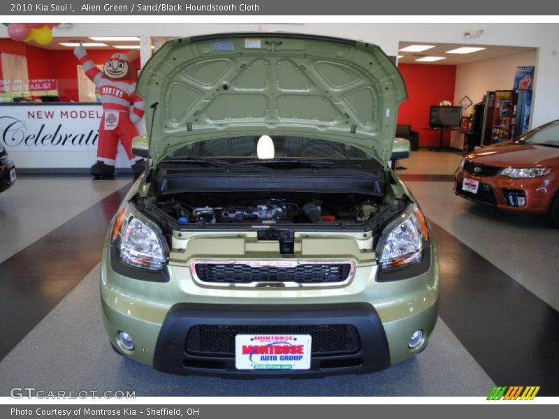 Alien Green / Sand/Black Houndstooth Cloth 2010 Kia Soul !