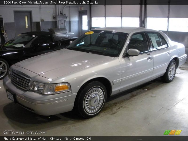 Silver Frost Metallic / Light Graphite 2000 Ford Crown Victoria Sedan