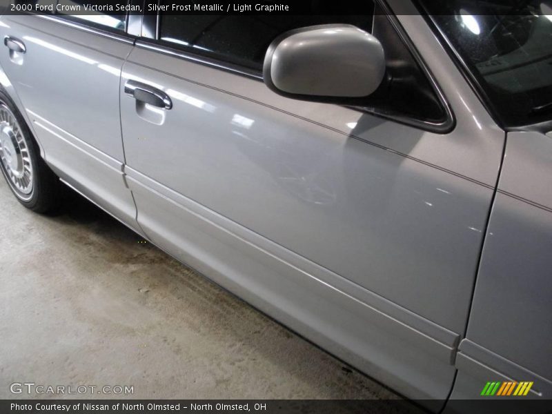 Silver Frost Metallic / Light Graphite 2000 Ford Crown Victoria Sedan