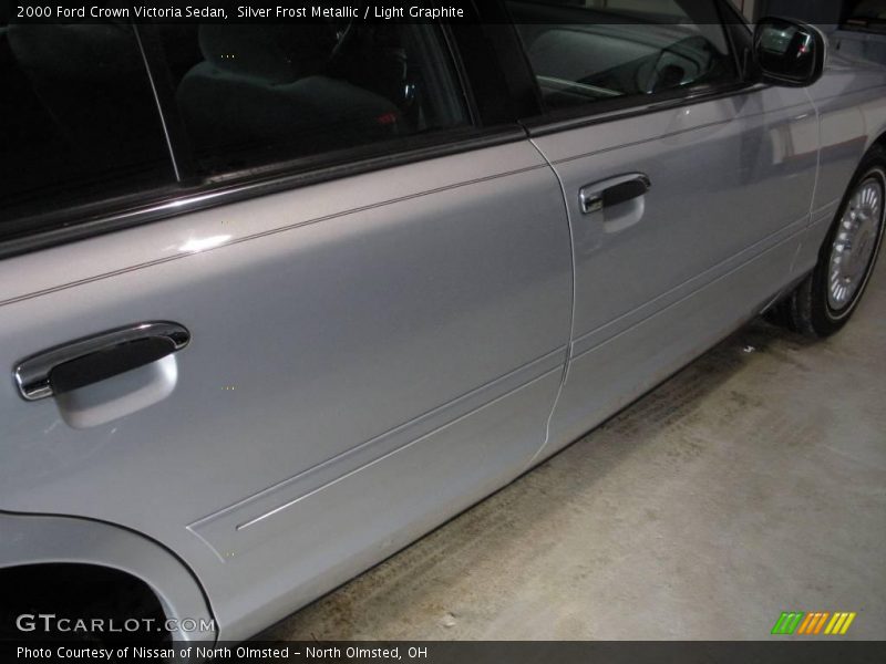Silver Frost Metallic / Light Graphite 2000 Ford Crown Victoria Sedan