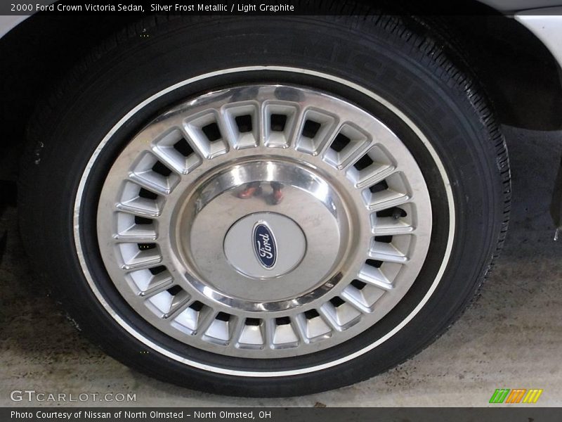 Silver Frost Metallic / Light Graphite 2000 Ford Crown Victoria Sedan
