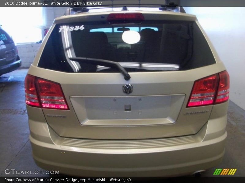 White Gold / Dark Slate Gray 2010 Dodge Journey SE