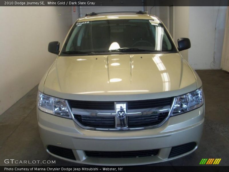 White Gold / Dark Slate Gray 2010 Dodge Journey SE