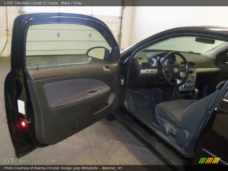 Black / Gray 2005 Chevrolet Cobalt LS Coupe