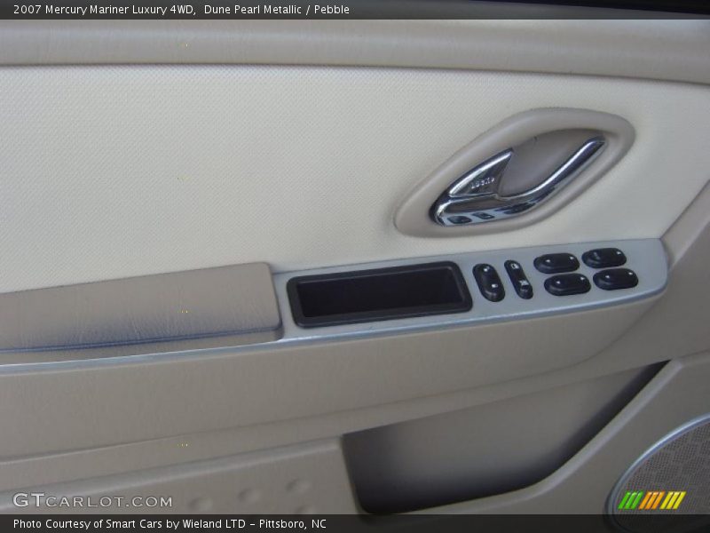 Dune Pearl Metallic / Pebble 2007 Mercury Mariner Luxury 4WD