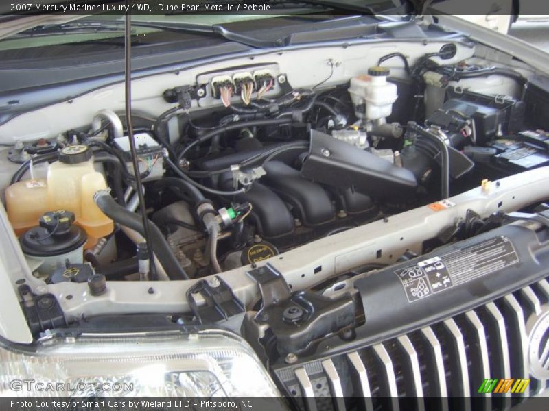 Dune Pearl Metallic / Pebble 2007 Mercury Mariner Luxury 4WD