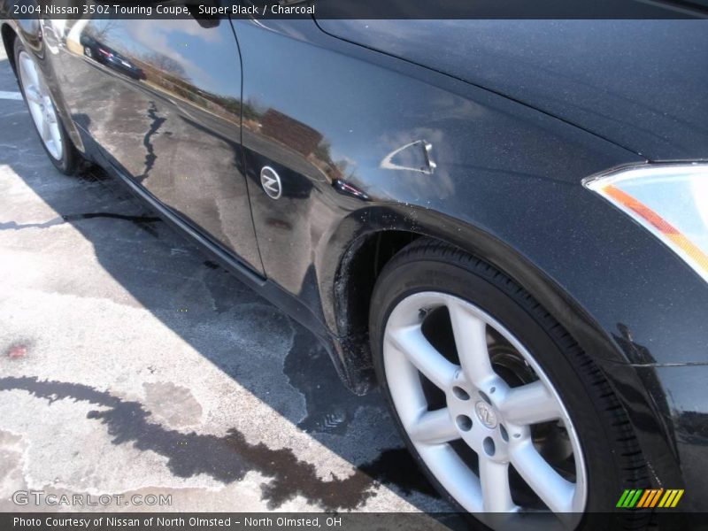 Super Black / Charcoal 2004 Nissan 350Z Touring Coupe