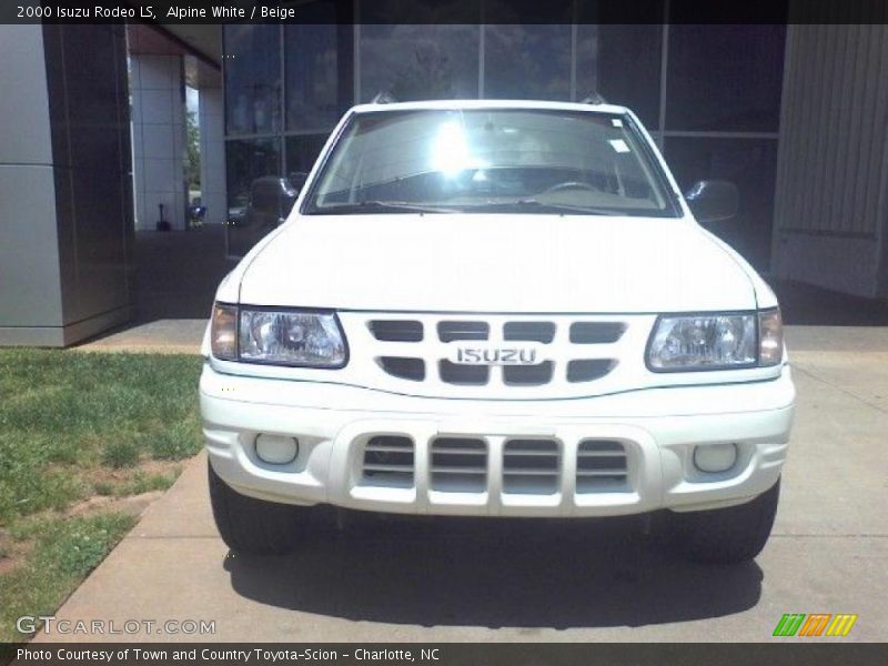 Alpine White / Beige 2000 Isuzu Rodeo LS