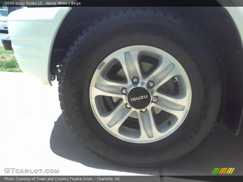 Alpine White / Beige 2000 Isuzu Rodeo LS