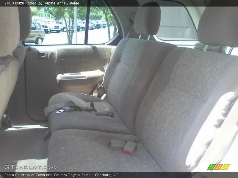 Alpine White / Beige 2000 Isuzu Rodeo LS