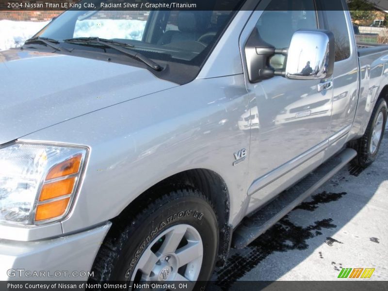 Radiant Silver / Graphite/Titanium 2004 Nissan Titan LE King Cab
