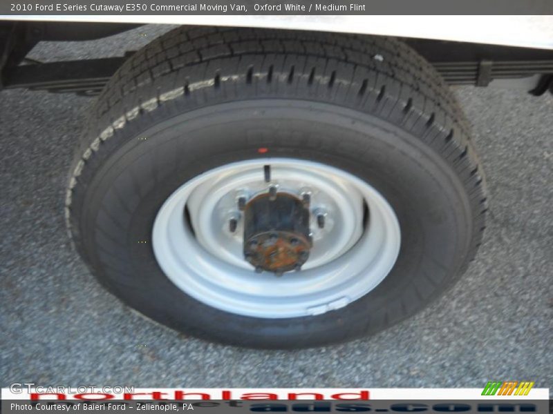 Oxford White / Medium Flint 2010 Ford E Series Cutaway E350 Commercial Moving Van