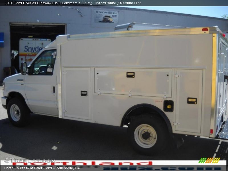 Oxford White / Medium Flint 2010 Ford E Series Cutaway E350 Commercial Utility