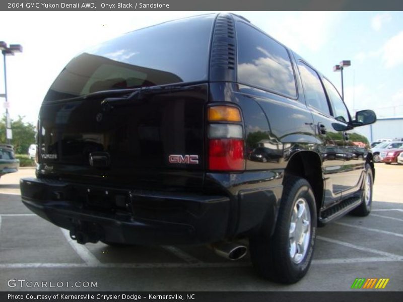 Onyx Black / Sandstone 2004 GMC Yukon Denali AWD
