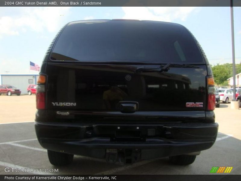 Onyx Black / Sandstone 2004 GMC Yukon Denali AWD
