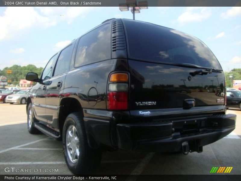Onyx Black / Sandstone 2004 GMC Yukon Denali AWD
