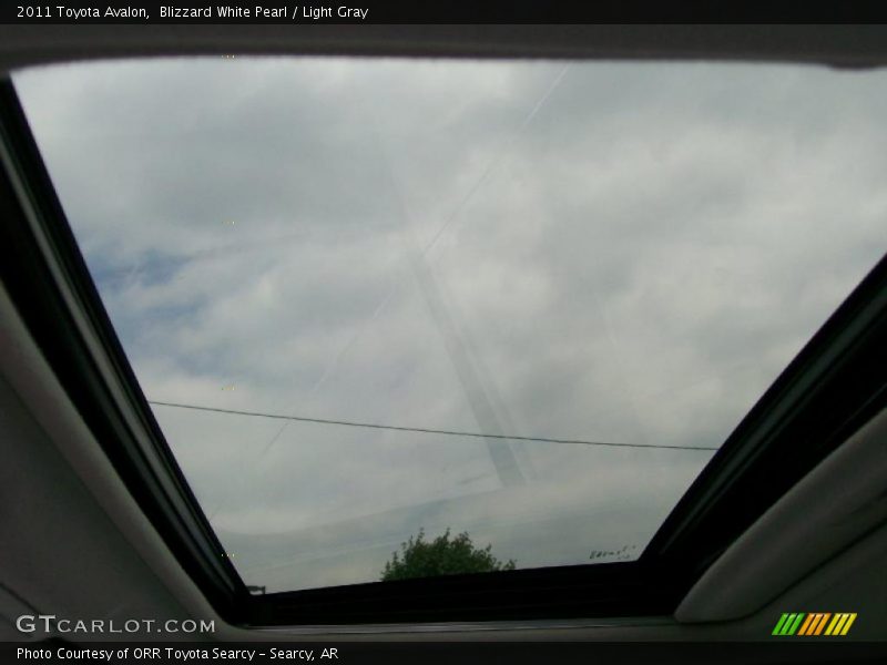 Blizzard White Pearl / Light Gray 2011 Toyota Avalon