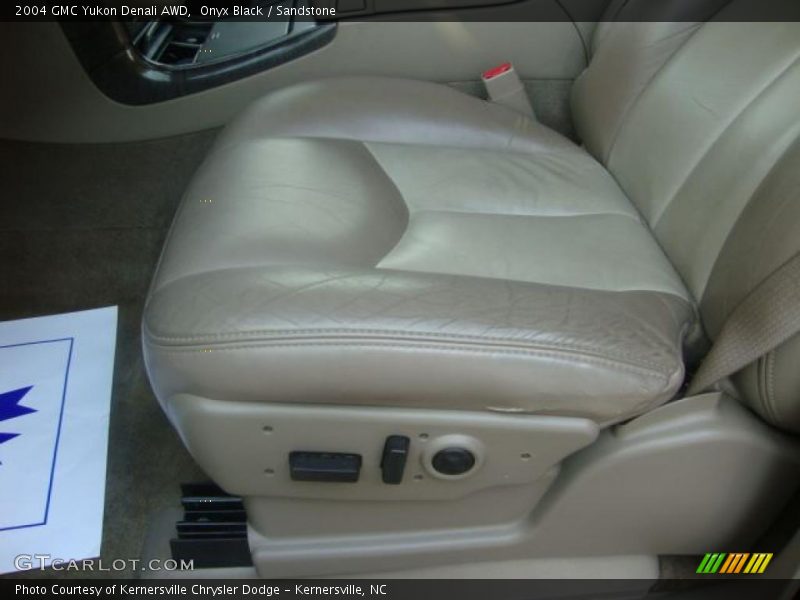 Onyx Black / Sandstone 2004 GMC Yukon Denali AWD