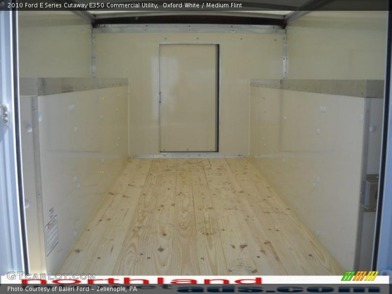 Oxford White / Medium Flint 2010 Ford E Series Cutaway E350 Commercial Utility