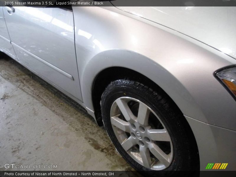 Liquid Silver Metallic / Black 2005 Nissan Maxima 3.5 SL