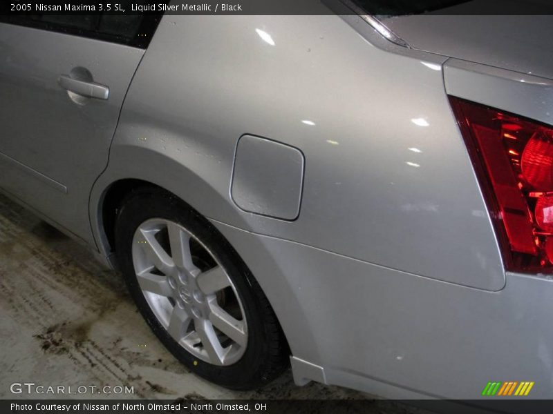 Liquid Silver Metallic / Black 2005 Nissan Maxima 3.5 SL