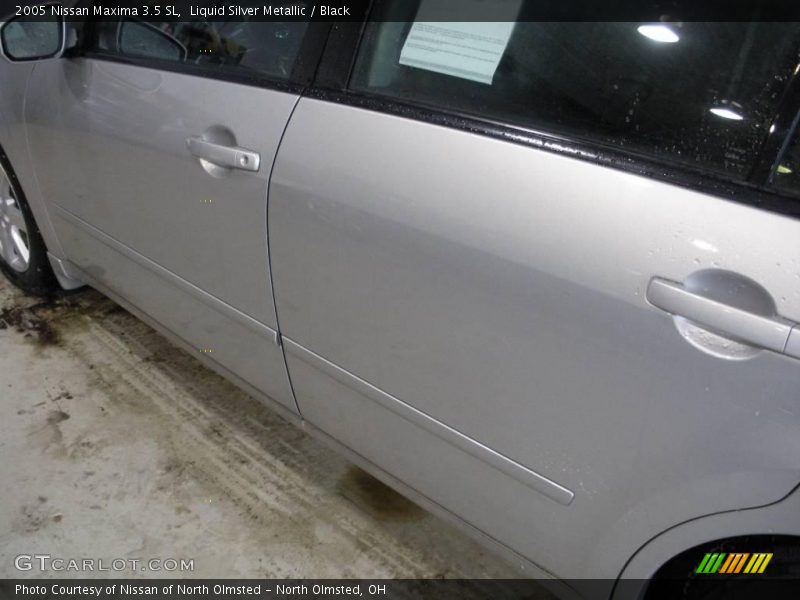 Liquid Silver Metallic / Black 2005 Nissan Maxima 3.5 SL