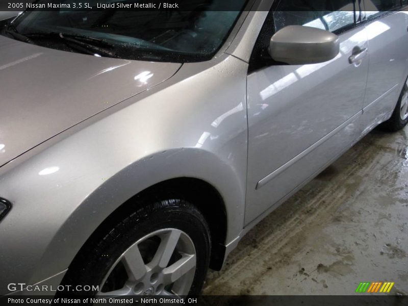 Liquid Silver Metallic / Black 2005 Nissan Maxima 3.5 SL