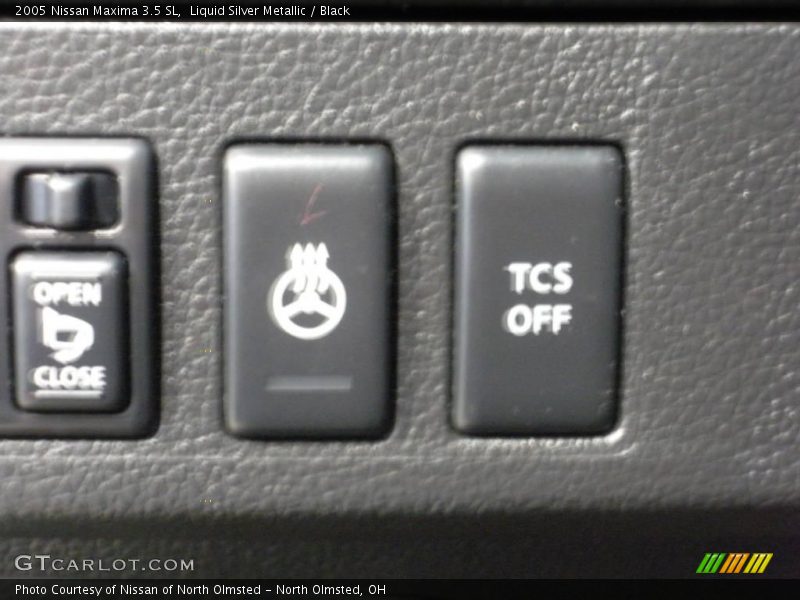 Liquid Silver Metallic / Black 2005 Nissan Maxima 3.5 SL