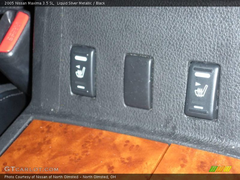Liquid Silver Metallic / Black 2005 Nissan Maxima 3.5 SL