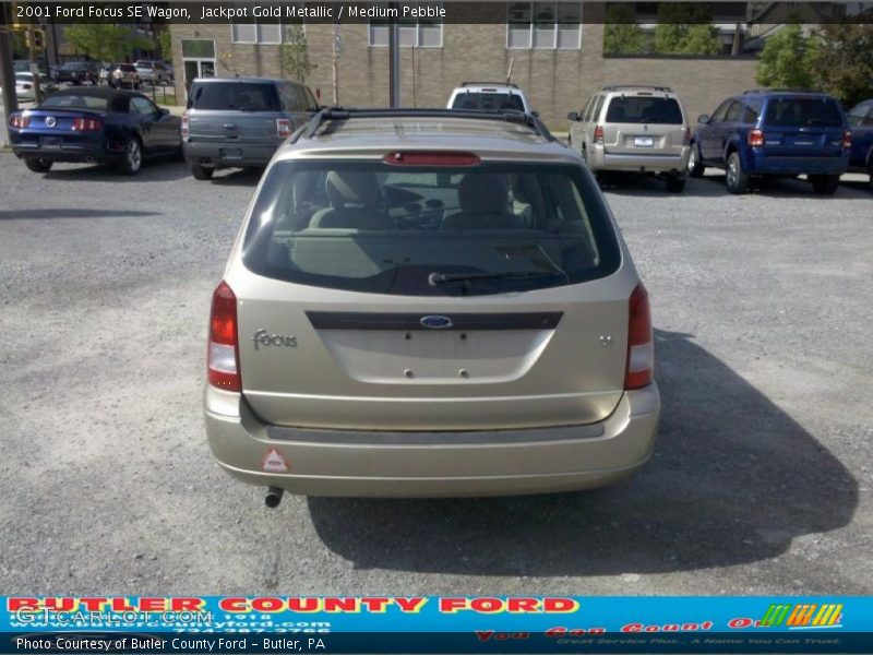 Jackpot Gold Metallic / Medium Pebble 2001 Ford Focus SE Wagon