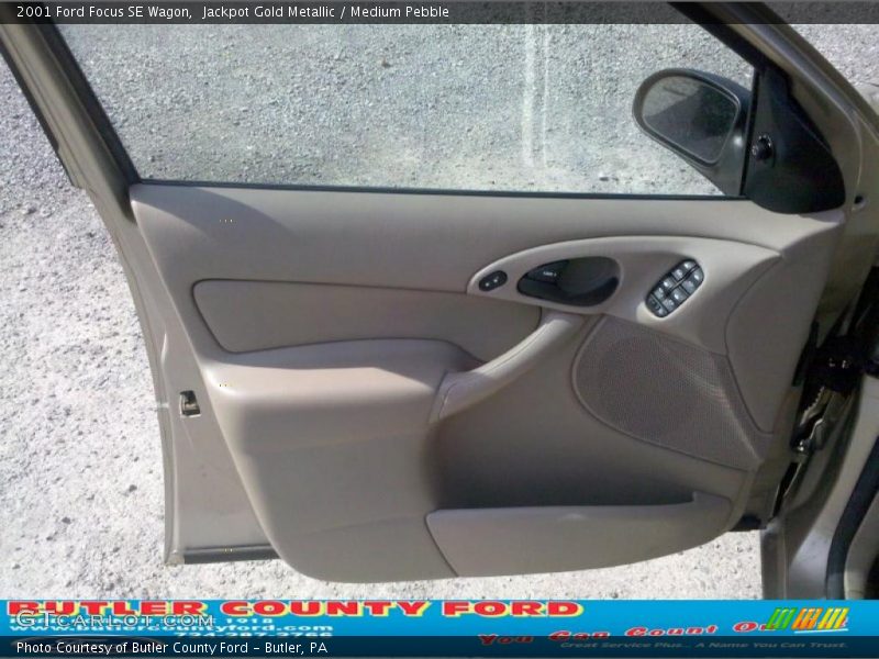 Jackpot Gold Metallic / Medium Pebble 2001 Ford Focus SE Wagon
