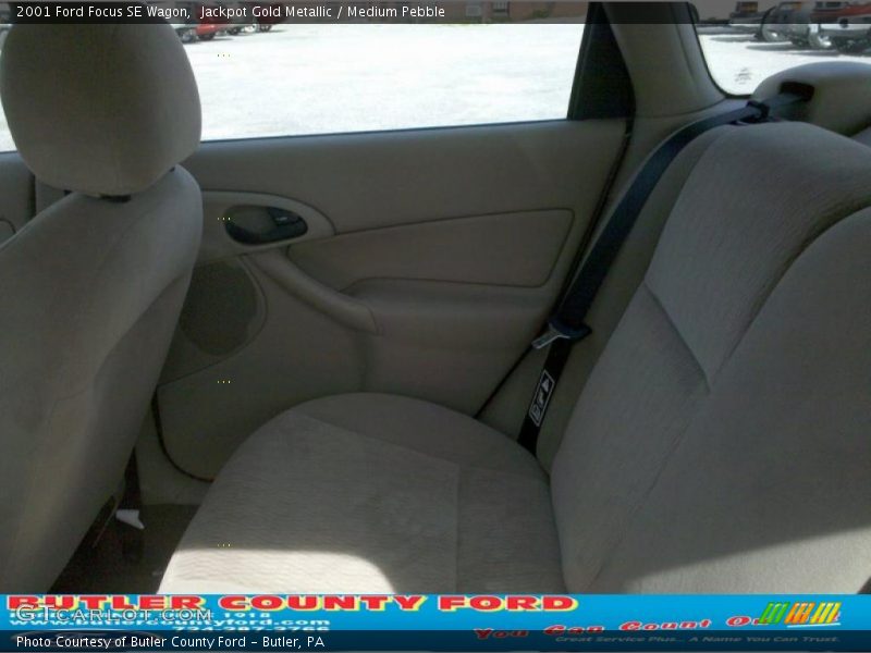 Jackpot Gold Metallic / Medium Pebble 2001 Ford Focus SE Wagon