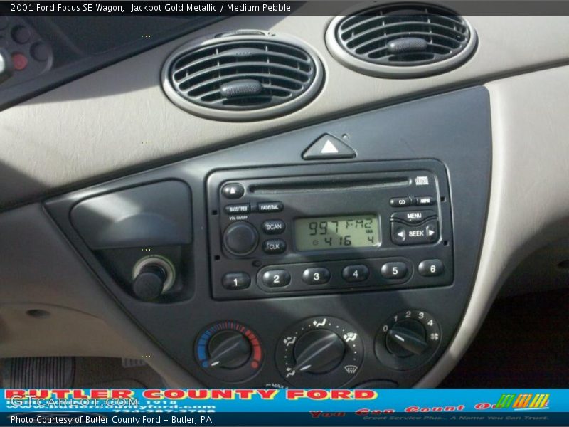 Jackpot Gold Metallic / Medium Pebble 2001 Ford Focus SE Wagon