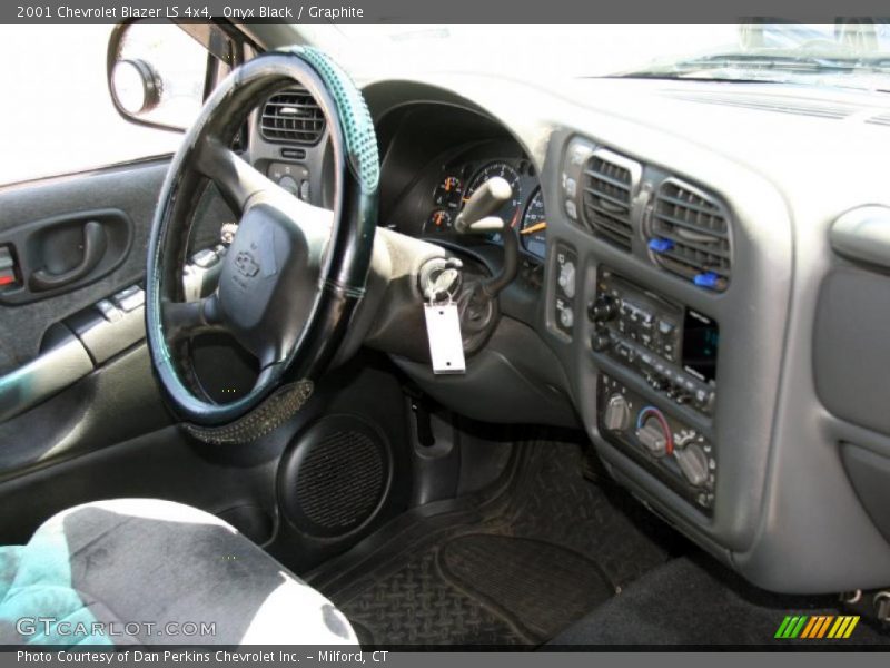 Onyx Black / Graphite 2001 Chevrolet Blazer LS 4x4