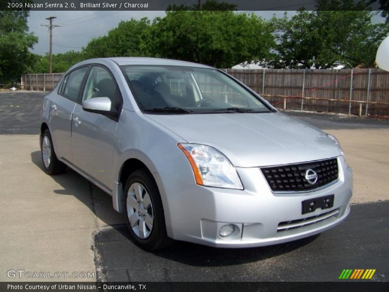 Brilliant Silver / Charcoal 2009 Nissan Sentra 2.0
