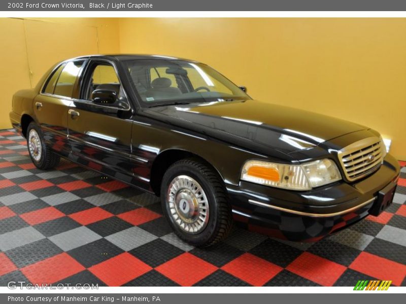 Black / Light Graphite 2002 Ford Crown Victoria