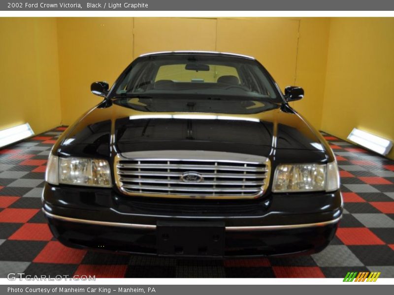Black / Light Graphite 2002 Ford Crown Victoria